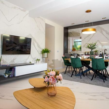Apartmani Paklenica Noa Starigrad Paklenica Bagian luar foto