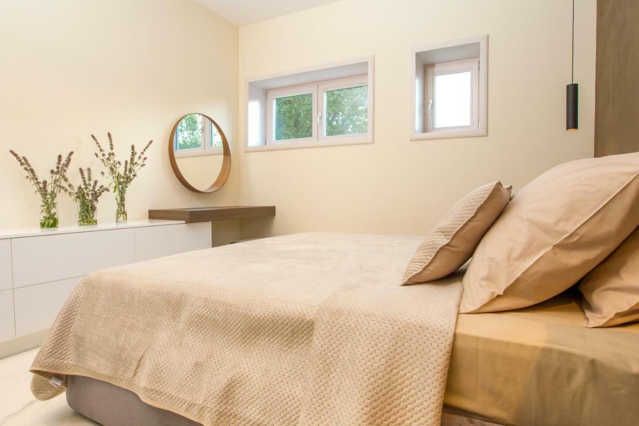 Apartmani Paklenica Noa Starigrad Paklenica Bagian luar foto