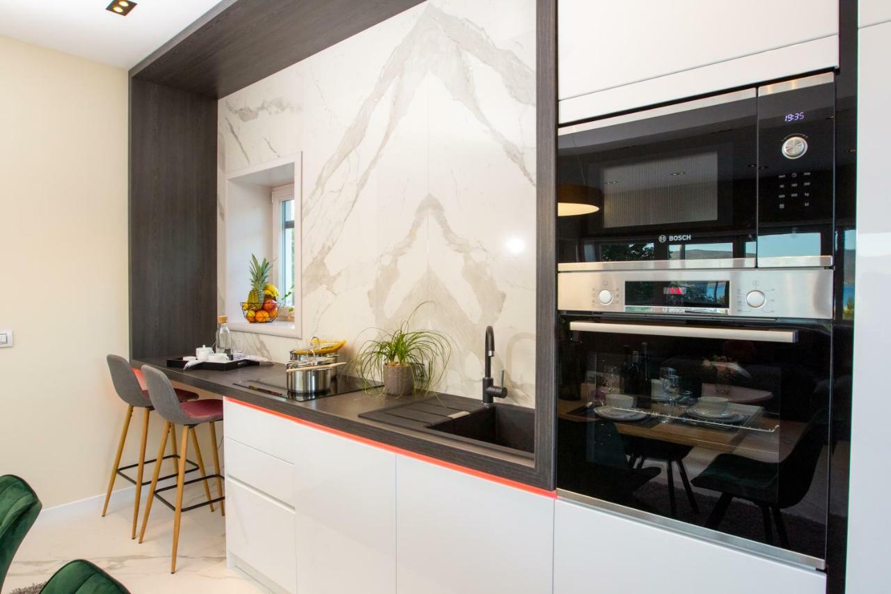Apartmani Paklenica Noa Starigrad Paklenica Bagian luar foto