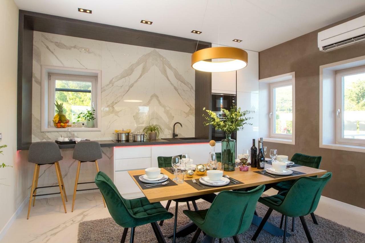Apartmani Paklenica Noa Starigrad Paklenica Bagian luar foto