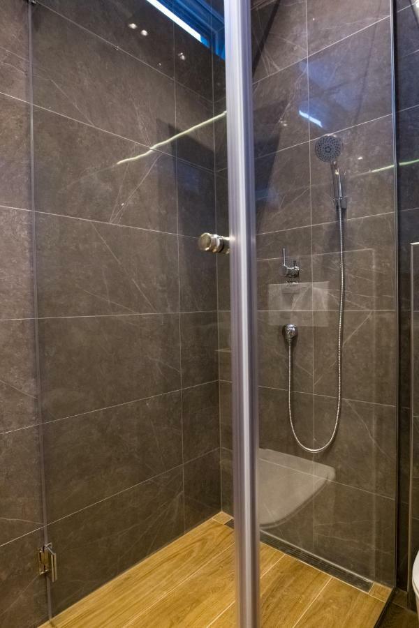 Apartmani Paklenica Noa Starigrad Paklenica Bagian luar foto