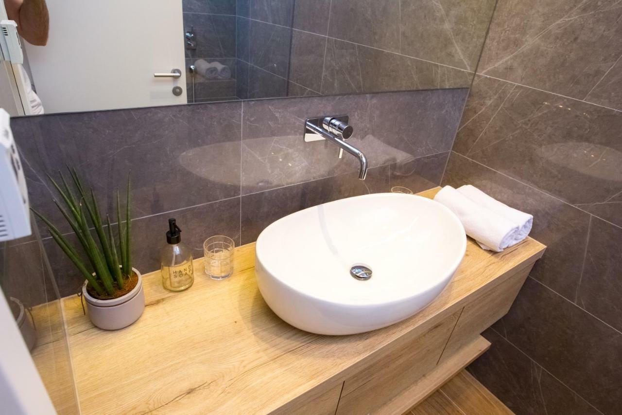 Apartmani Paklenica Noa Starigrad Paklenica Bagian luar foto